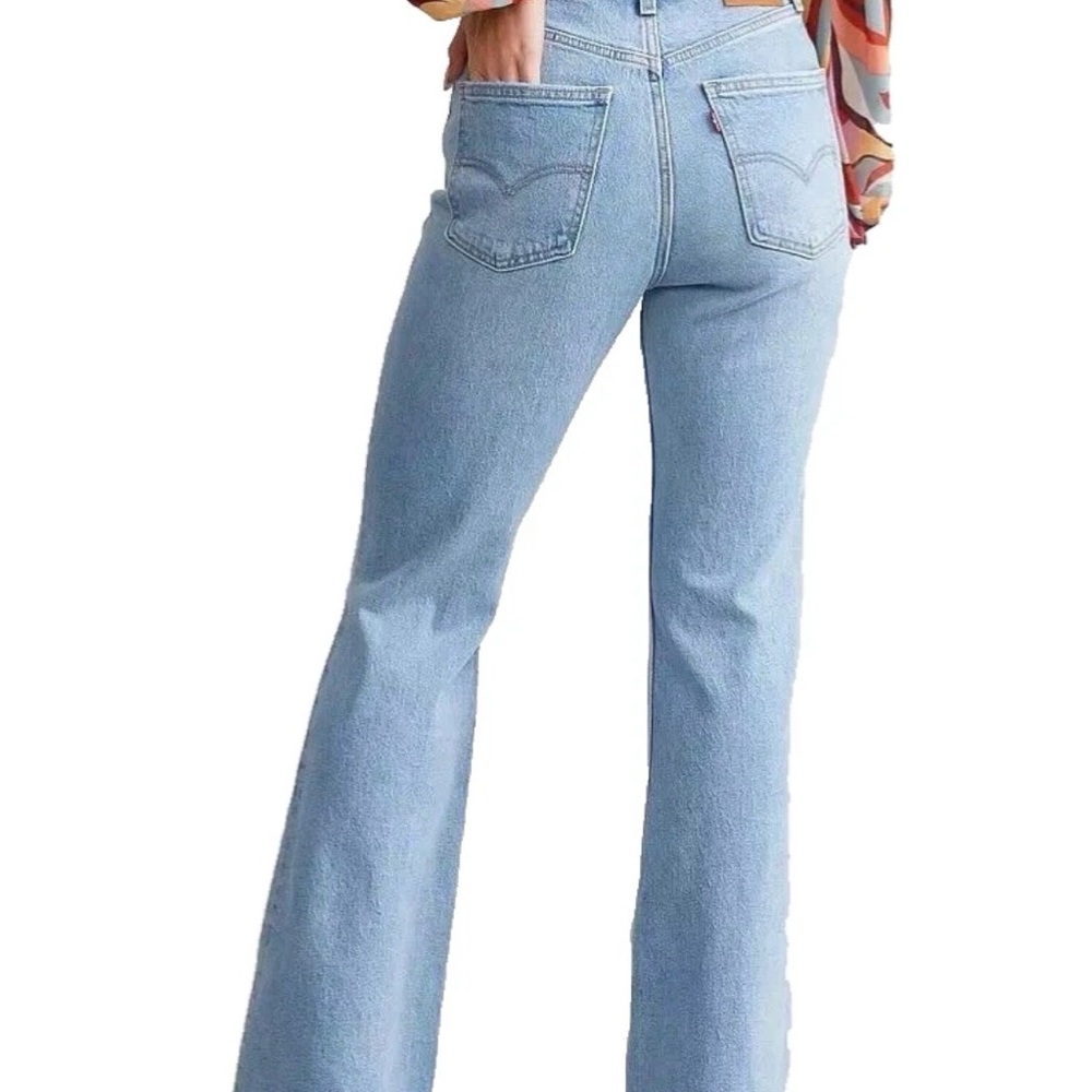 Size 30 Levi’s Premium 70's High Rise Flare Jean in You and I Good - Picture 2 of 8